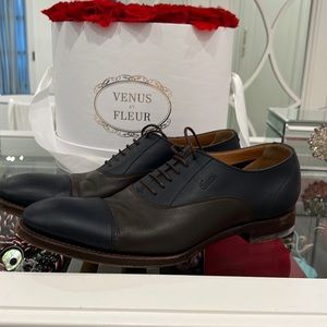mens Gucci lace up shoes